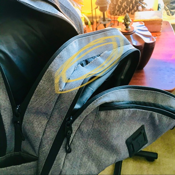 Puma Backpack - Picture 7 of 7